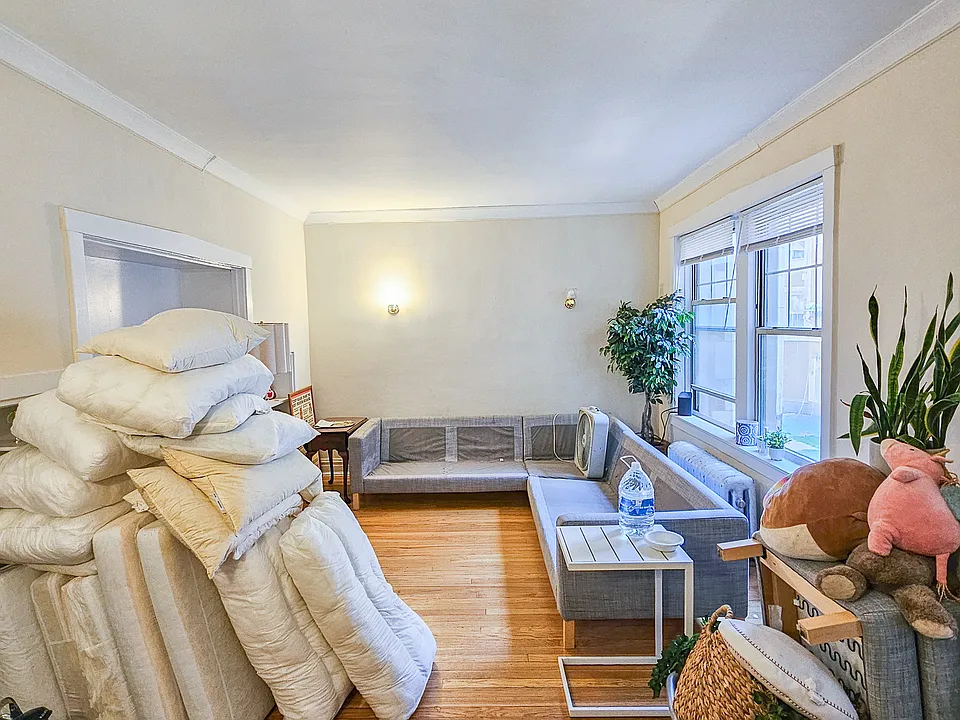1047 W North Shore Ave #2S