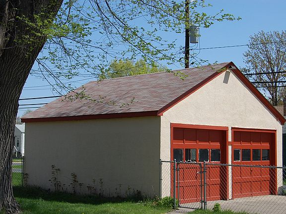Ample 2+ car garage.