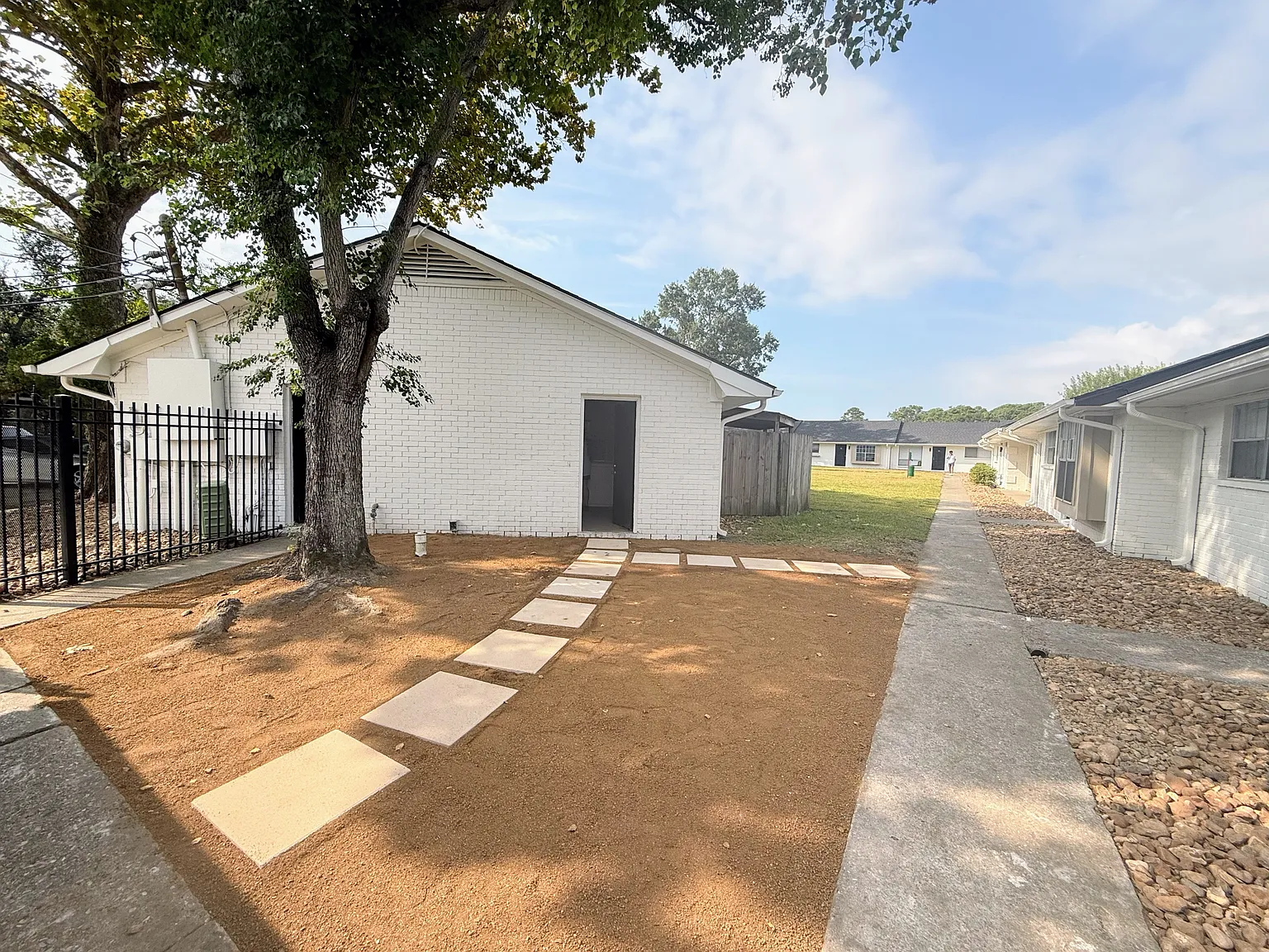 Luna Bay Townhomes - 16 — Photo 4