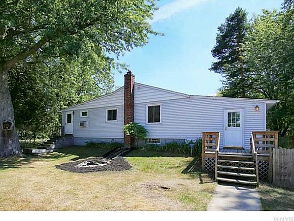 3rd image of 90 Honorine Dr