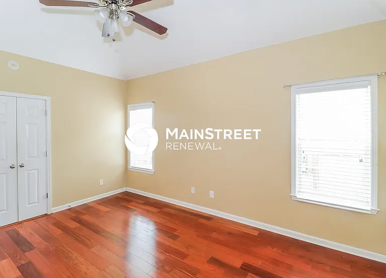 8423 Shady Elm Dr — Photo 12