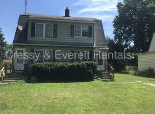 208 Blakeslee St, Galien, MI 49113