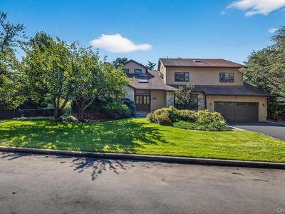 1 Ellen Court, Glen Cove, NY, 11542