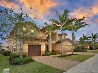 10021 Edgewater Ct, Pompano Beach, FL 33076
