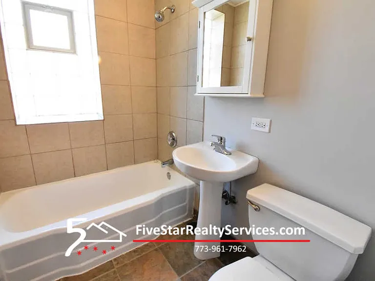2429 W Farragut Ave #2A — Photo 7