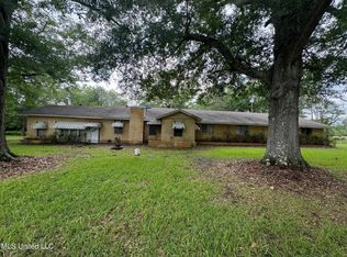 8811 Terry Rd, Terry, MS 39170