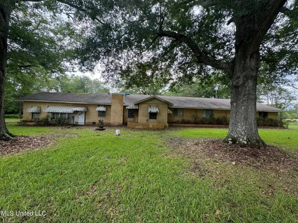 8811 Terry Rd, Terry, MS 39170