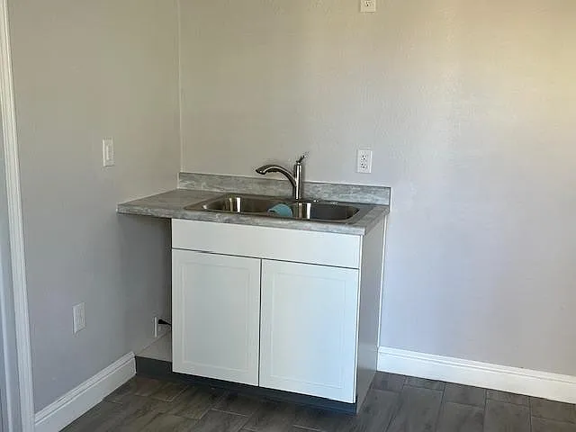 4228 Giles Ct — Photo 1