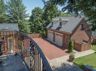 2810 Avenham Ave SW, Roanoke, VA 24014