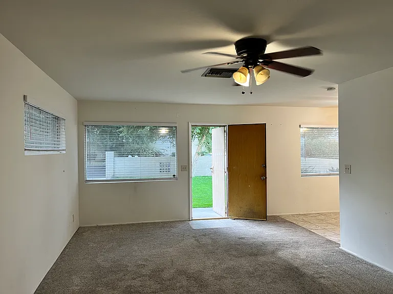 44136 Fairhaven Dr — Photo 3