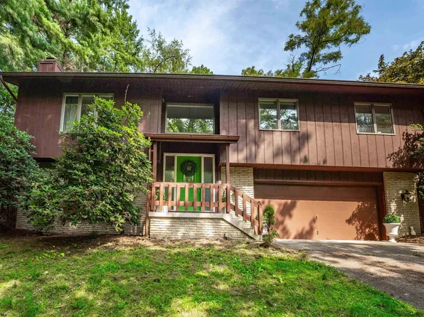 104 Willow Wick Dr, Morgantown, WV 26505