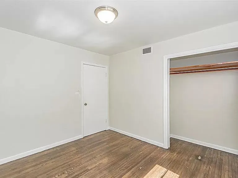 4230 W Broadway St — Photo 17