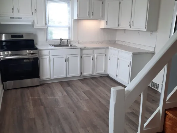 503 S 7th St, Akron, PA 17501