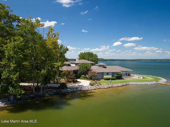 3rd image of 1020 Wake Robin