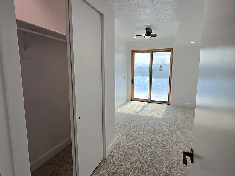 607 N Darwin St — Photo 19