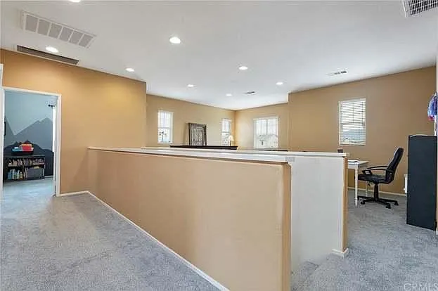 Huge loft area for office space/entertainment.