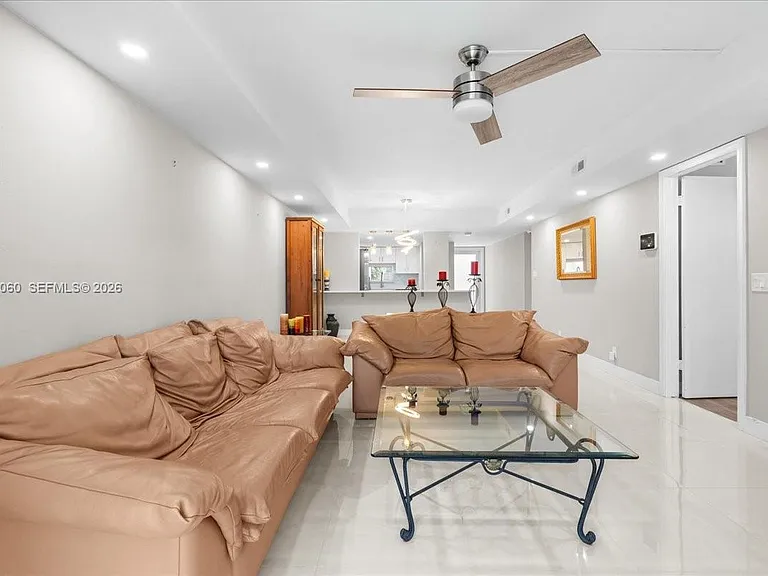 811 S Hollybrook Dr #208 — Photo 18