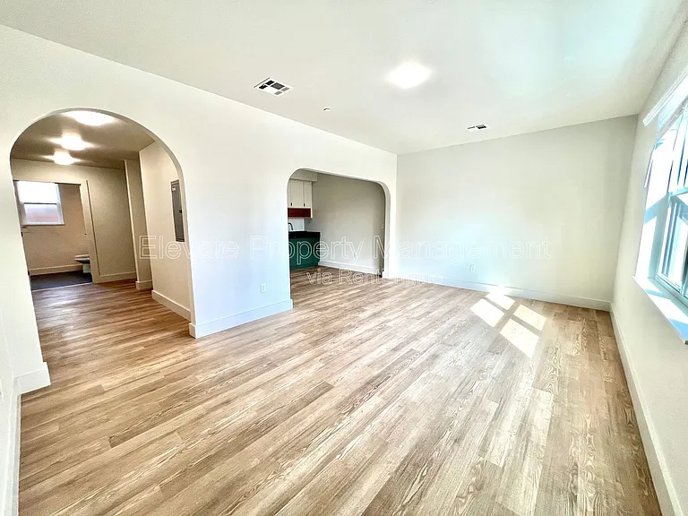 1701 NW 12th St #12 — Photo 9