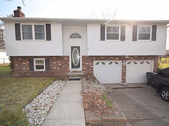 2nd image of 376 Hiwood Ave