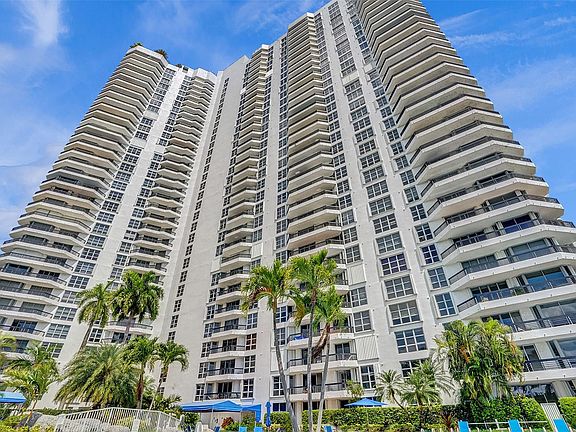 2nd image of 3530 Mystic Pointe Drive #2308