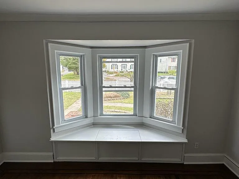 1114 Old Freehold Rd — Photo 6