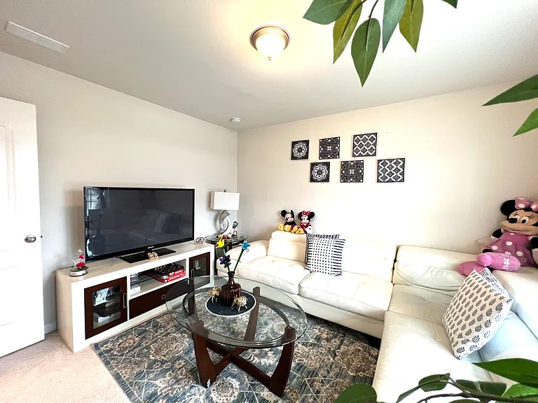 1031 Winnett Dr — Photo 10