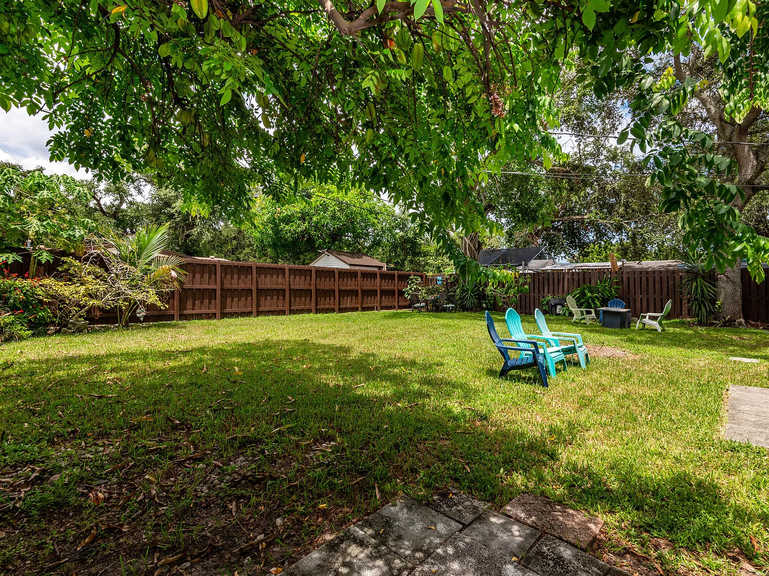 3 bed, 2.0 bath, 897 sqft, $4,000 — Photo 3