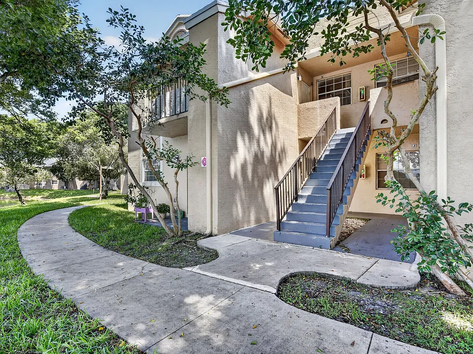 2361 NW 96th Ter #18K