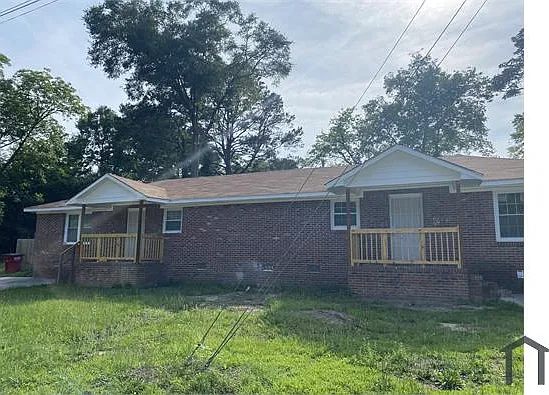 1040 Forsyth Ave