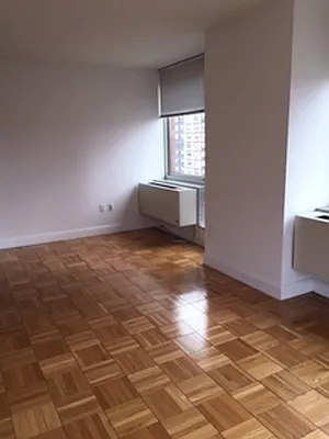 Rented by Taylor Made Brokerage, Inc | media 19