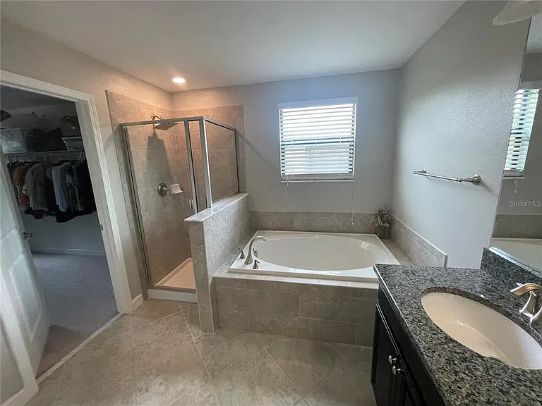 1596 Ludington Ave — Photo 29