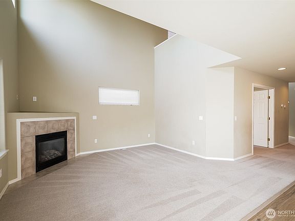 5th image of 10907 185th Avenue E