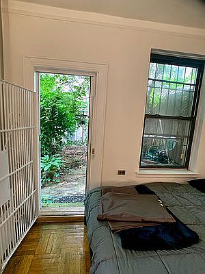 5th image of 17 W 76th St APT 1C
