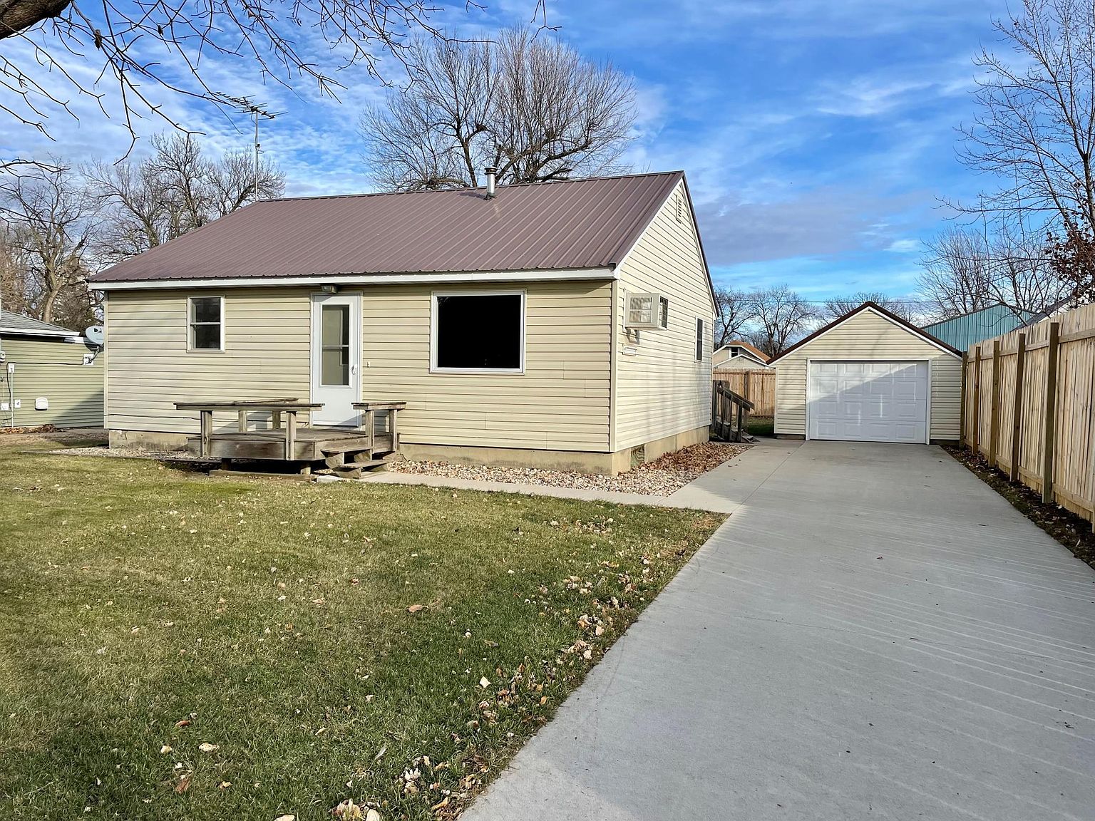 425 Margaret St, Round Lake, MN 56167 Zillow