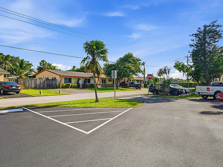 2908 NW 48th St — Photo 33