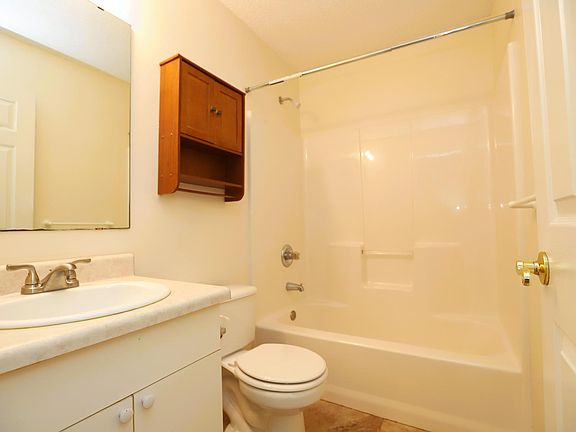5th image of 2085 Sequoia Cir