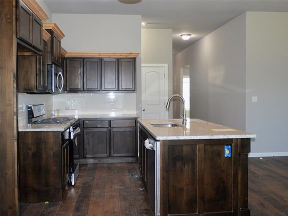 5th image of 4809 E Galveston St