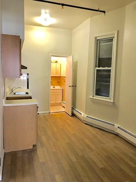 2nd image of 412 Monastery Pl APT 9