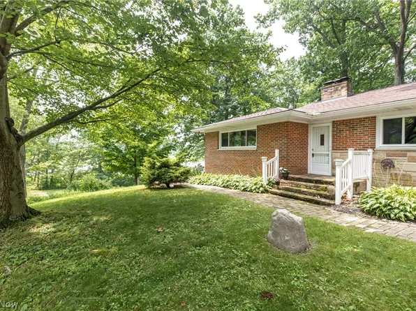 1733 Elm Dr, Kent, OH 44240
