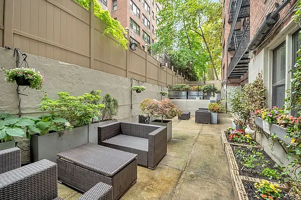 Rented by Compass | media 6
