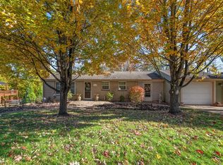 1324 Park Dr, Coraopolis, PA 15108