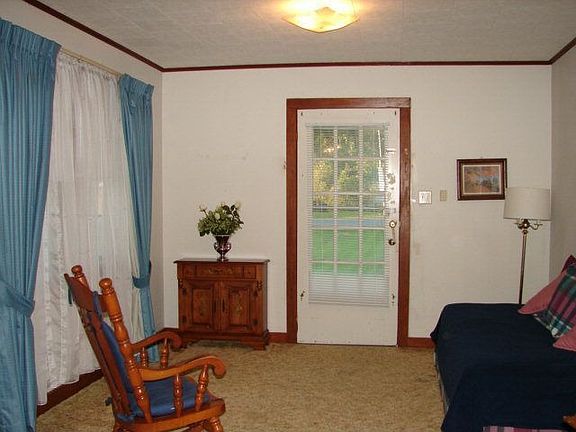2nd image of 708 E 1st St
