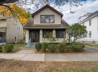 24 Woodlawn St, Springfield, MA 01108