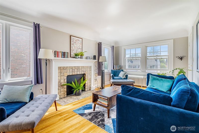 4th image of 746 10th Avenue E