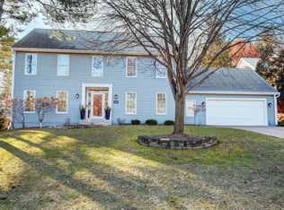 636 Evergreen Cir, Shoreview, MN 55126