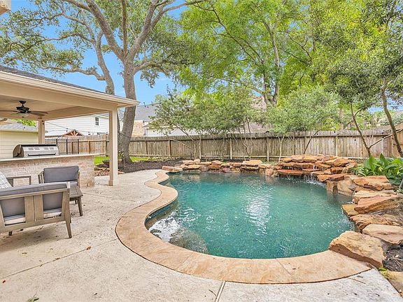 4th image of 20610 Denford Ct