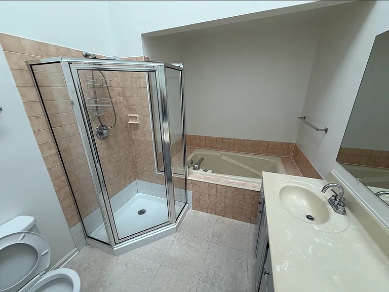 1023 Lindsay Ln — Photo 9
