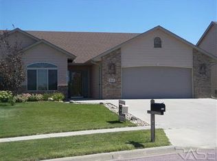 516 N Maple Ave, Brandon, SD 57005