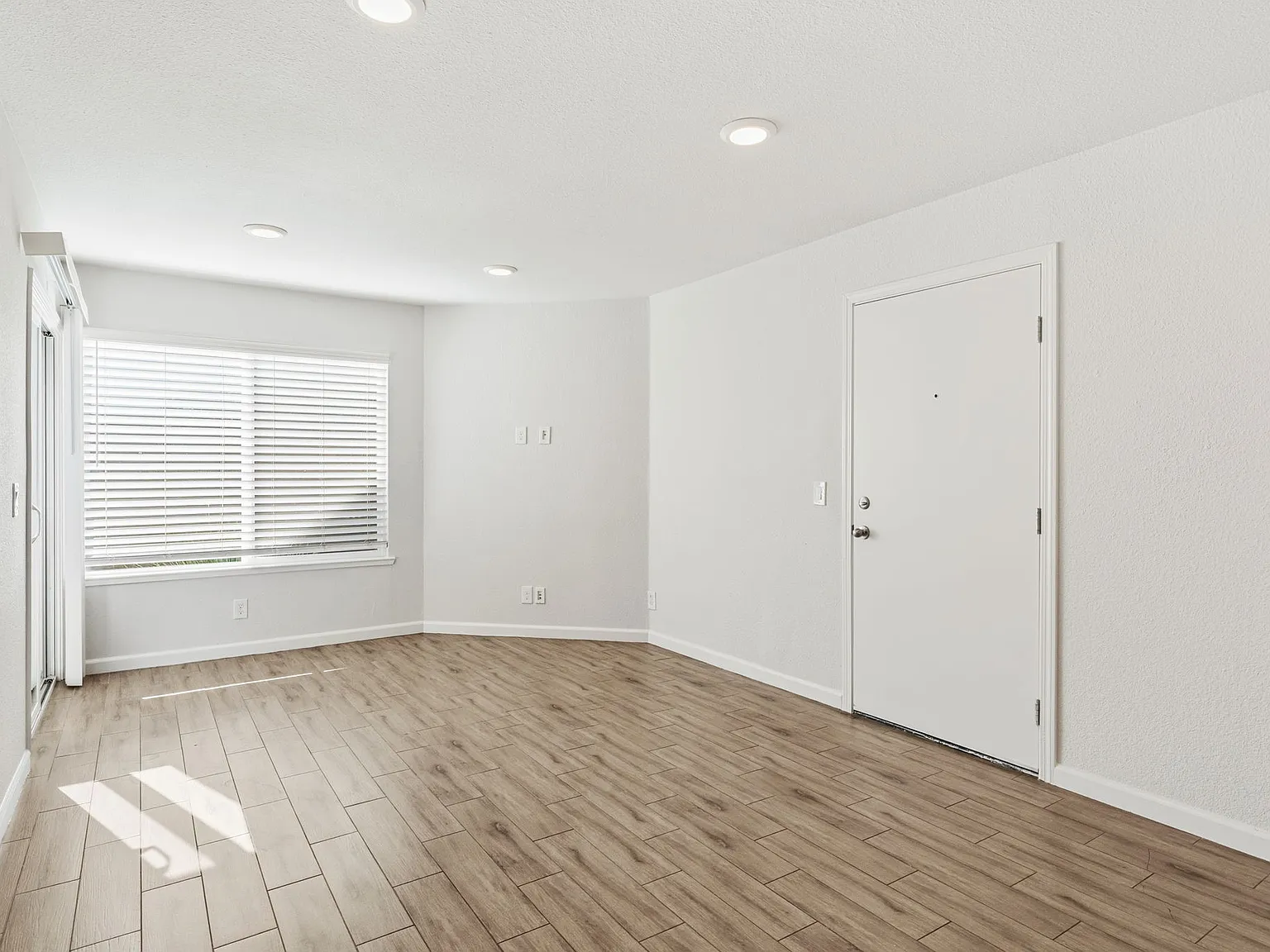 1 bed, 650 sqft, $1,745 — Photo 3