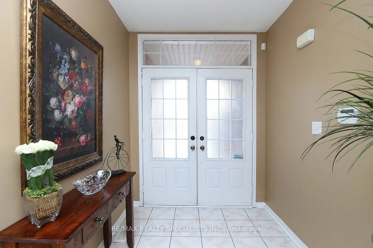 5 bed, $3,950 — Photo 3